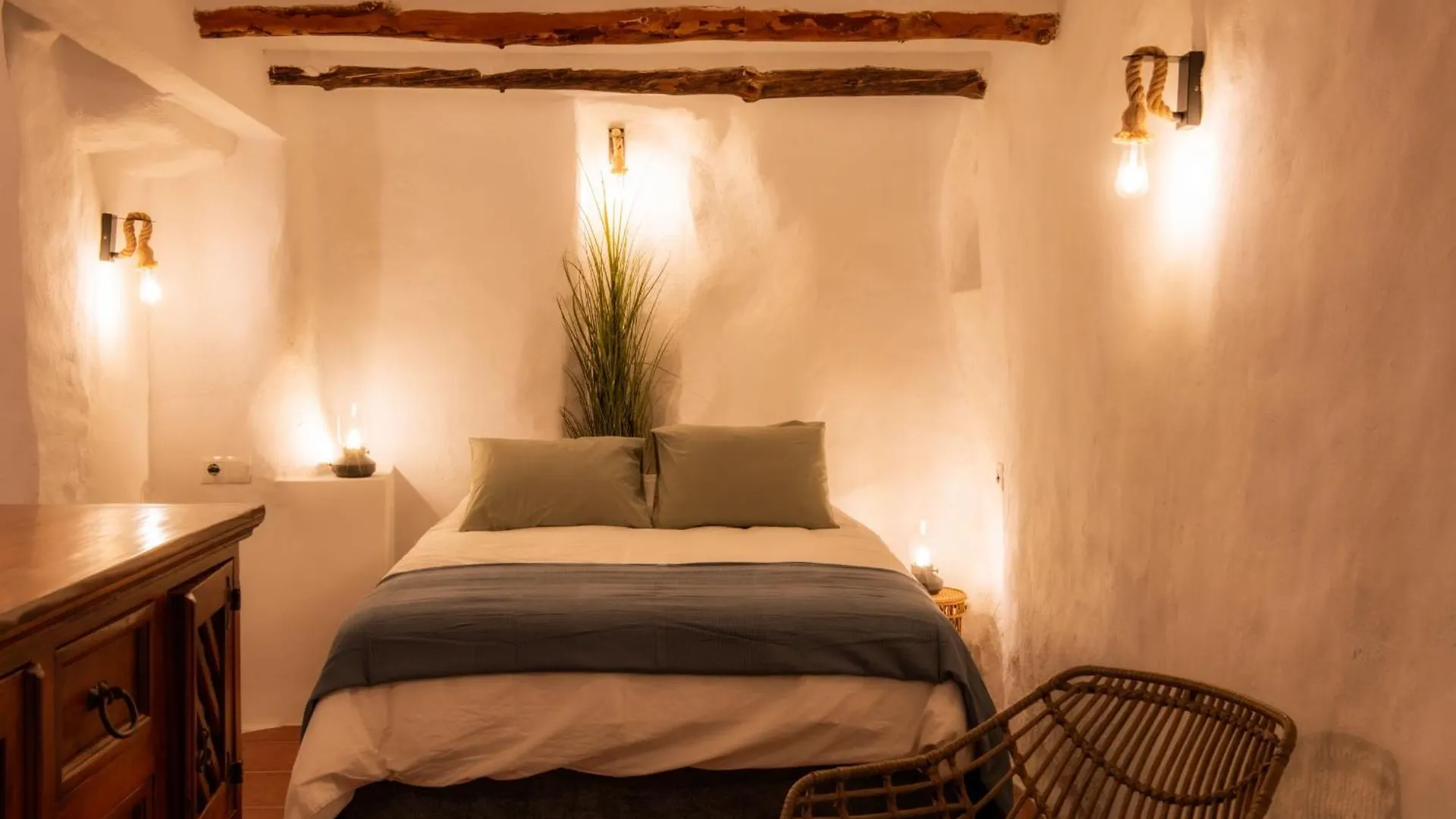 Casa Vista Bed & Breakfast Canillas de Albaida Spain