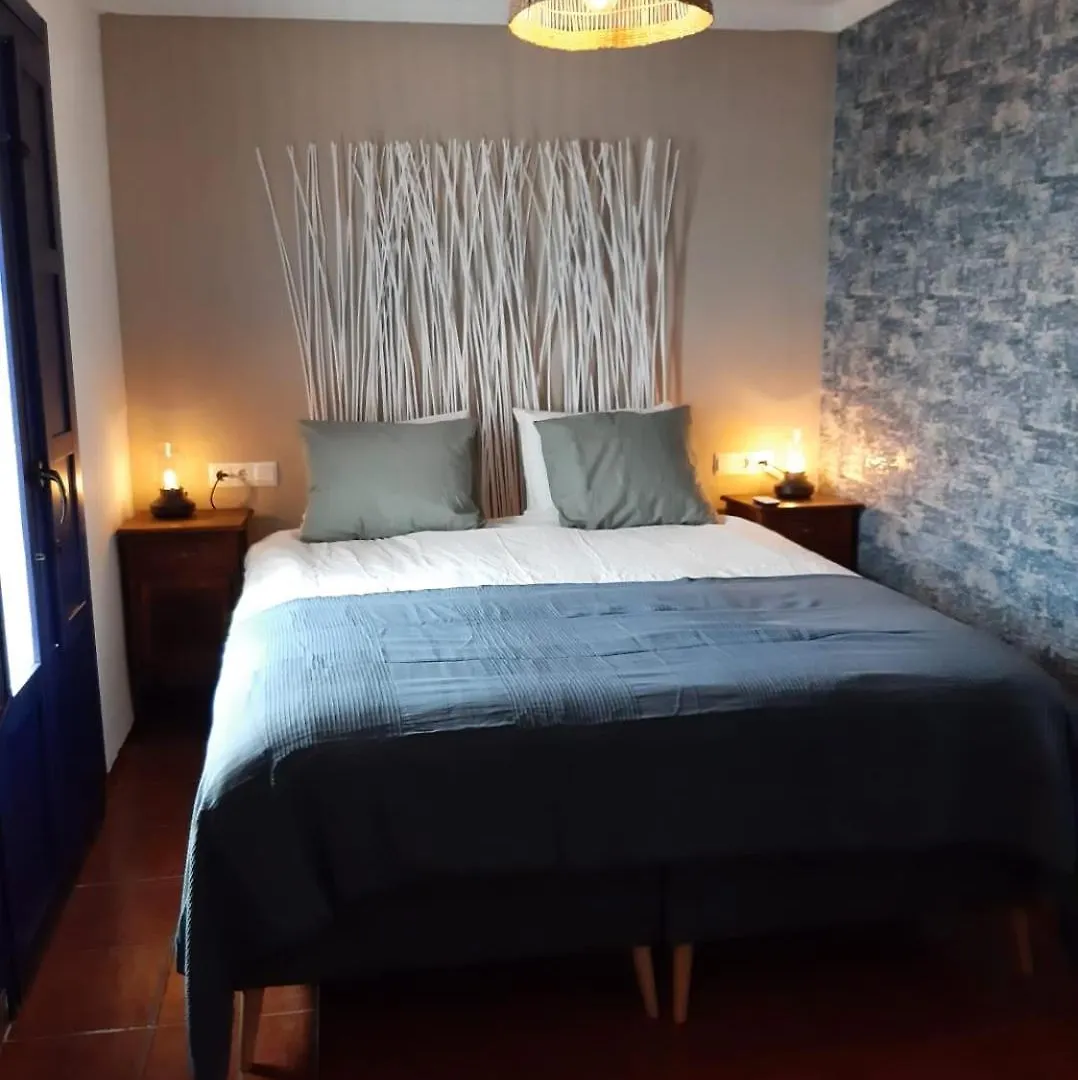 Casa Vista Bed & Breakfast Canillas de Albaida İspanya